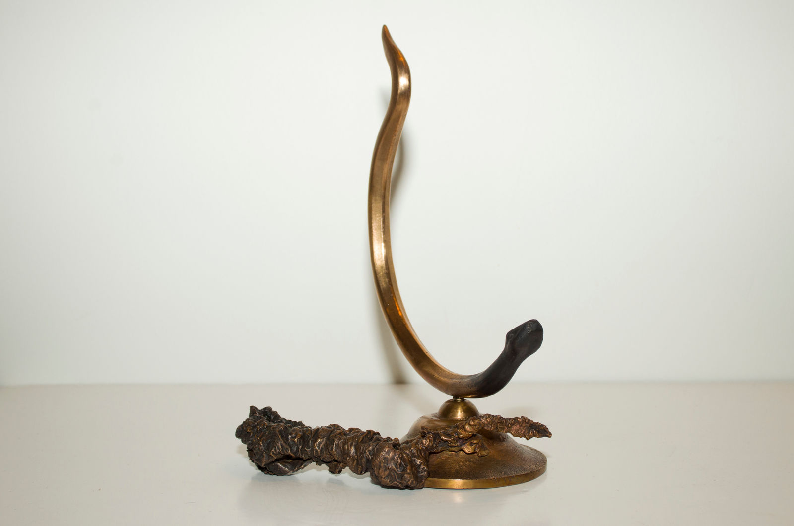 Zahra Zavareh, Content Under Extreme Pressure III, 2024