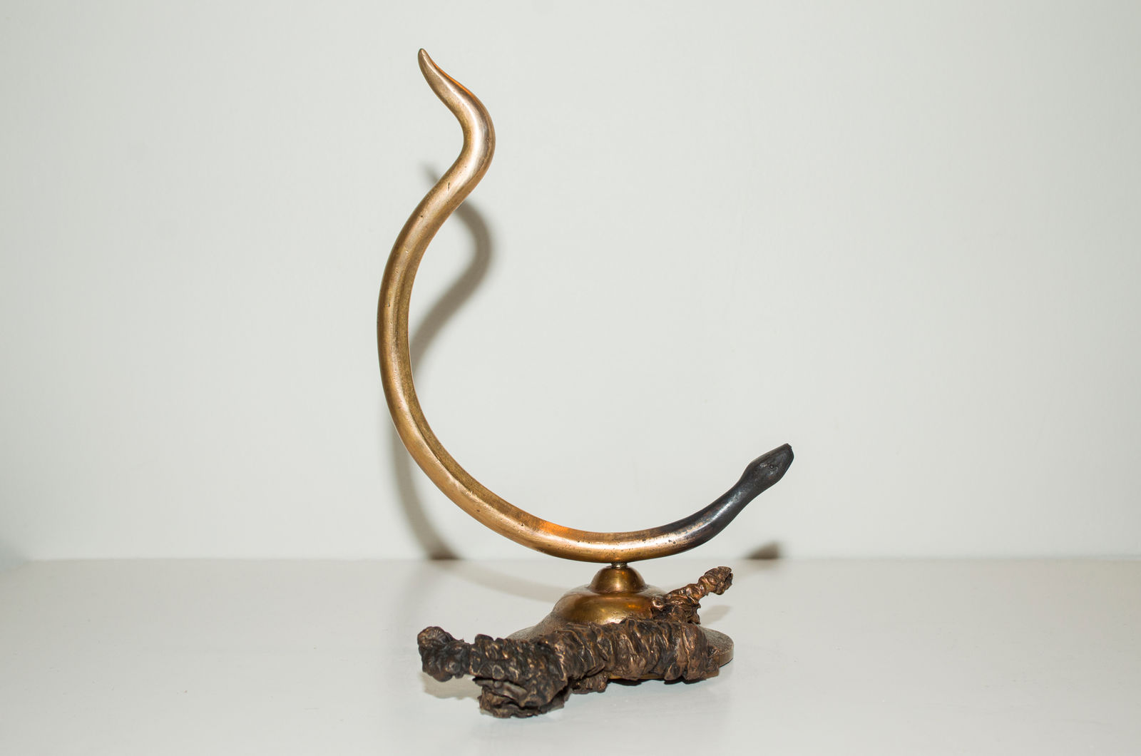 Zahra Zavareh, Content Under Extreme Pressure III, 2024