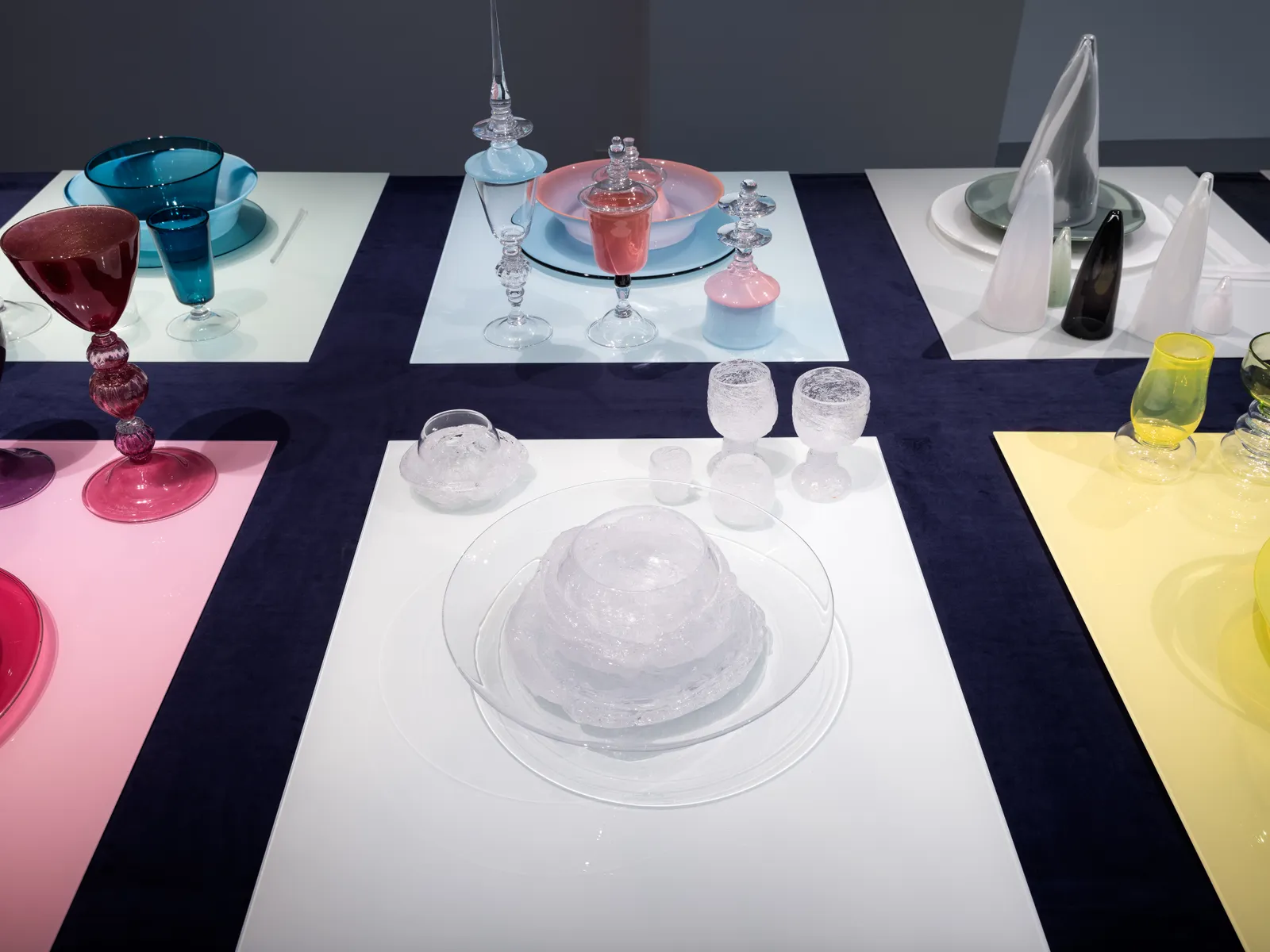 EVELINA DOVSTEN & KRISTIN LARSSON, Kim Martin, 2017