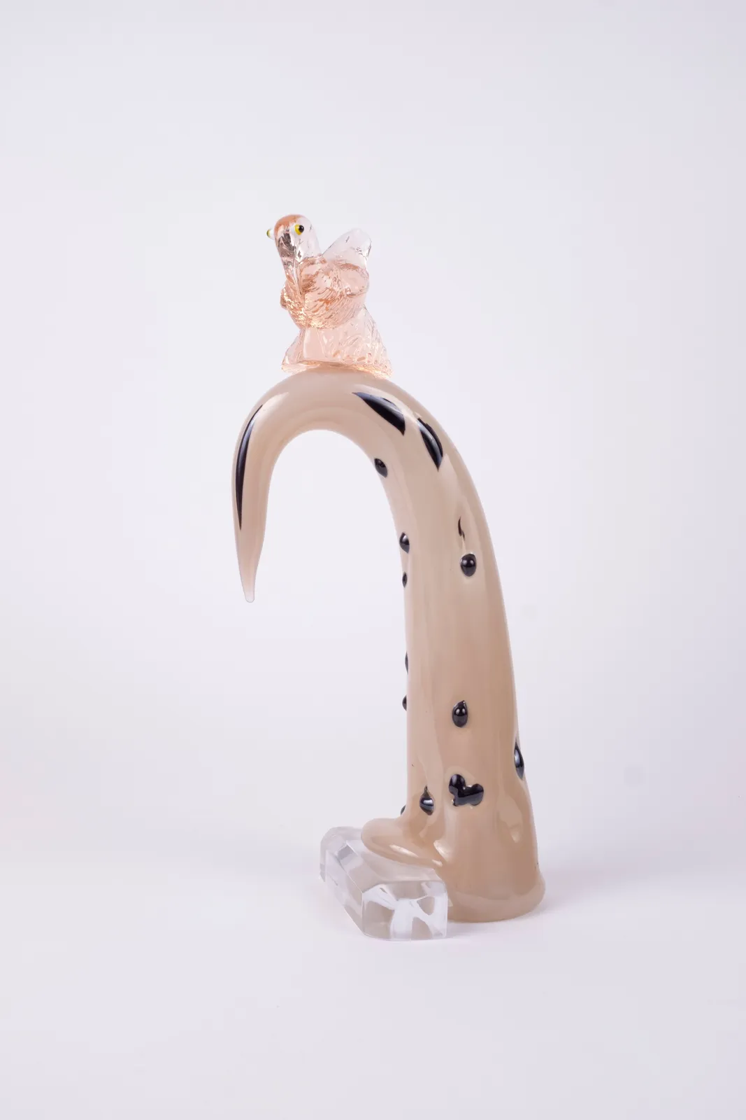 RASMUS NOSSBRING, The beige tide, 2023