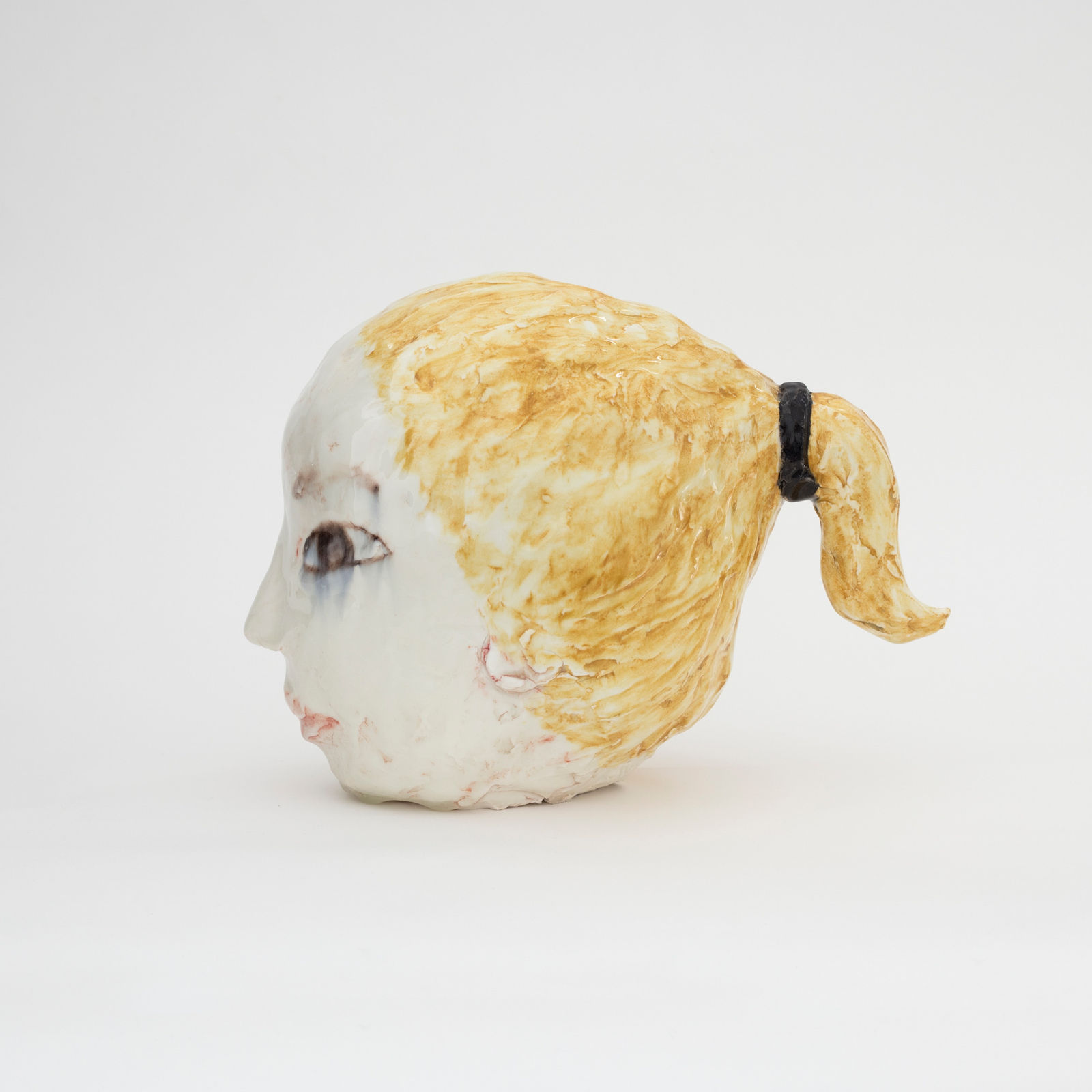 Klara Kristalova, Porträtt av en blondin / Portrait of a Blonde, 2023