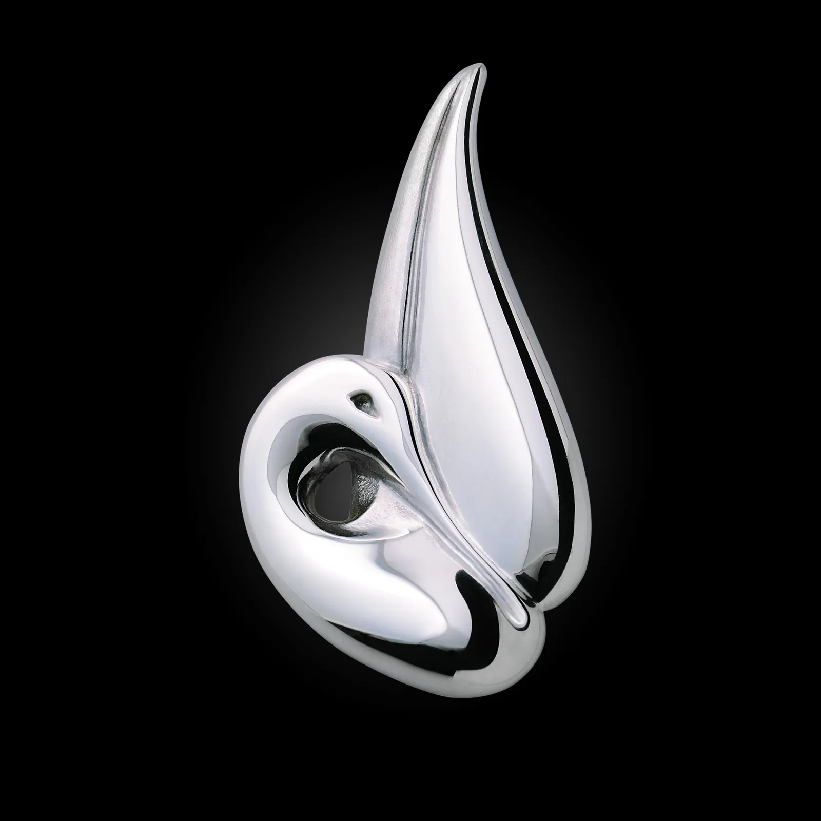 Liz Tyler, Reflection Pendant, 2021