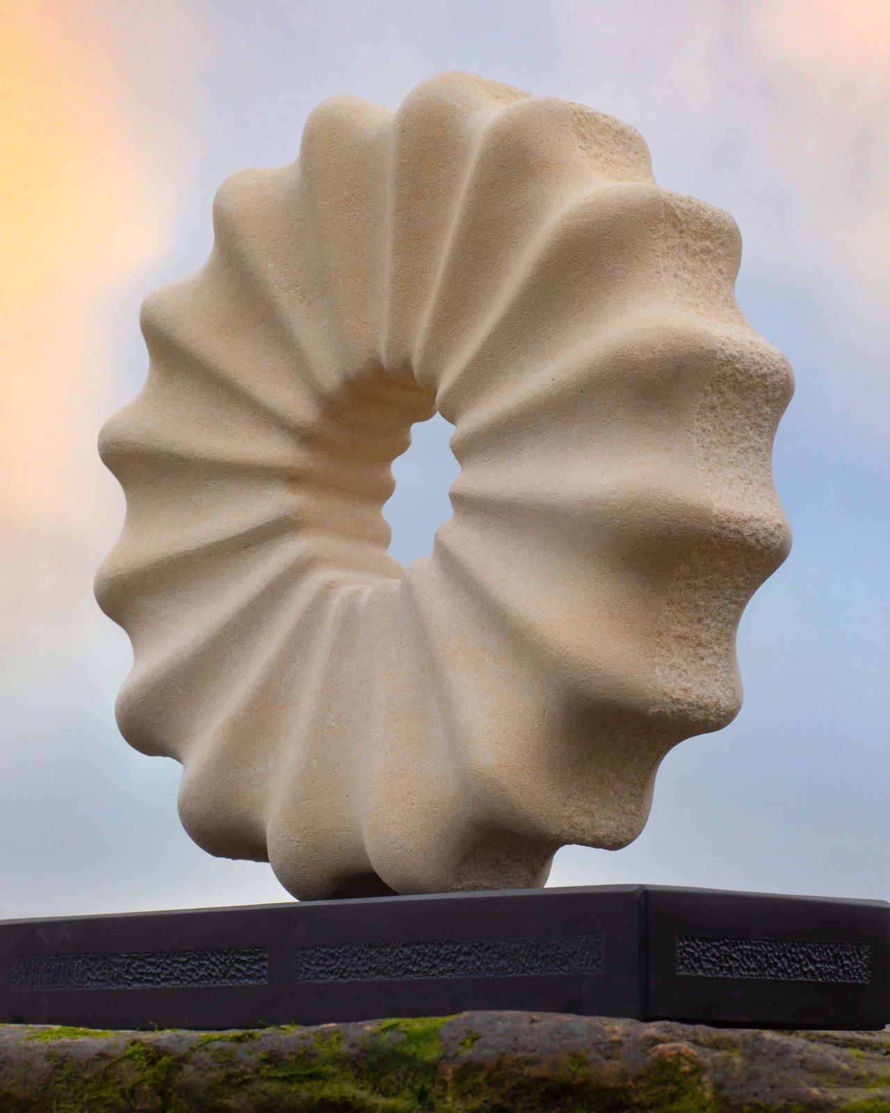 Ray Moseley, Fossil Wreath, 2022