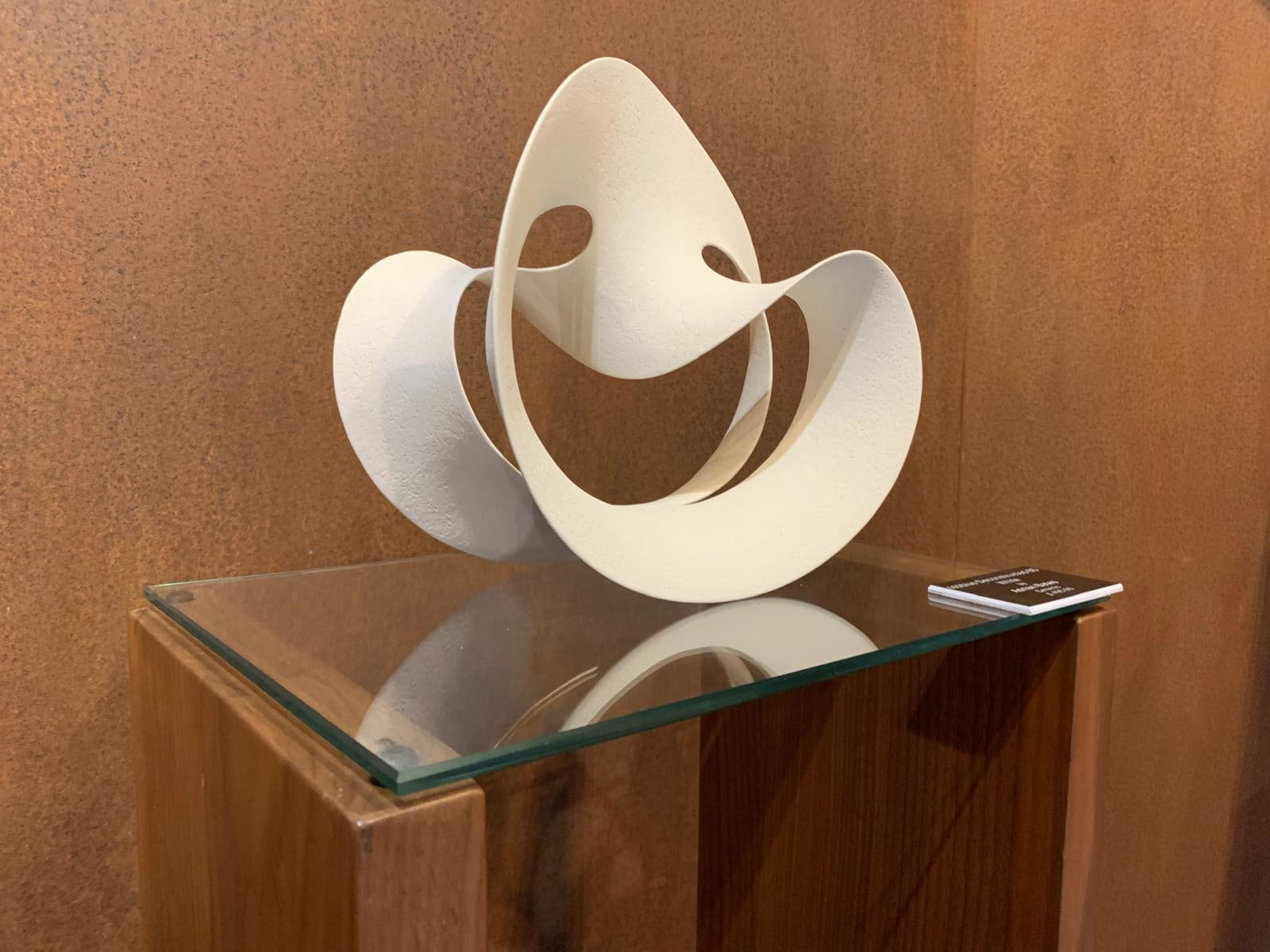 Adrian Bates, Möbius Deconstructed 65 white