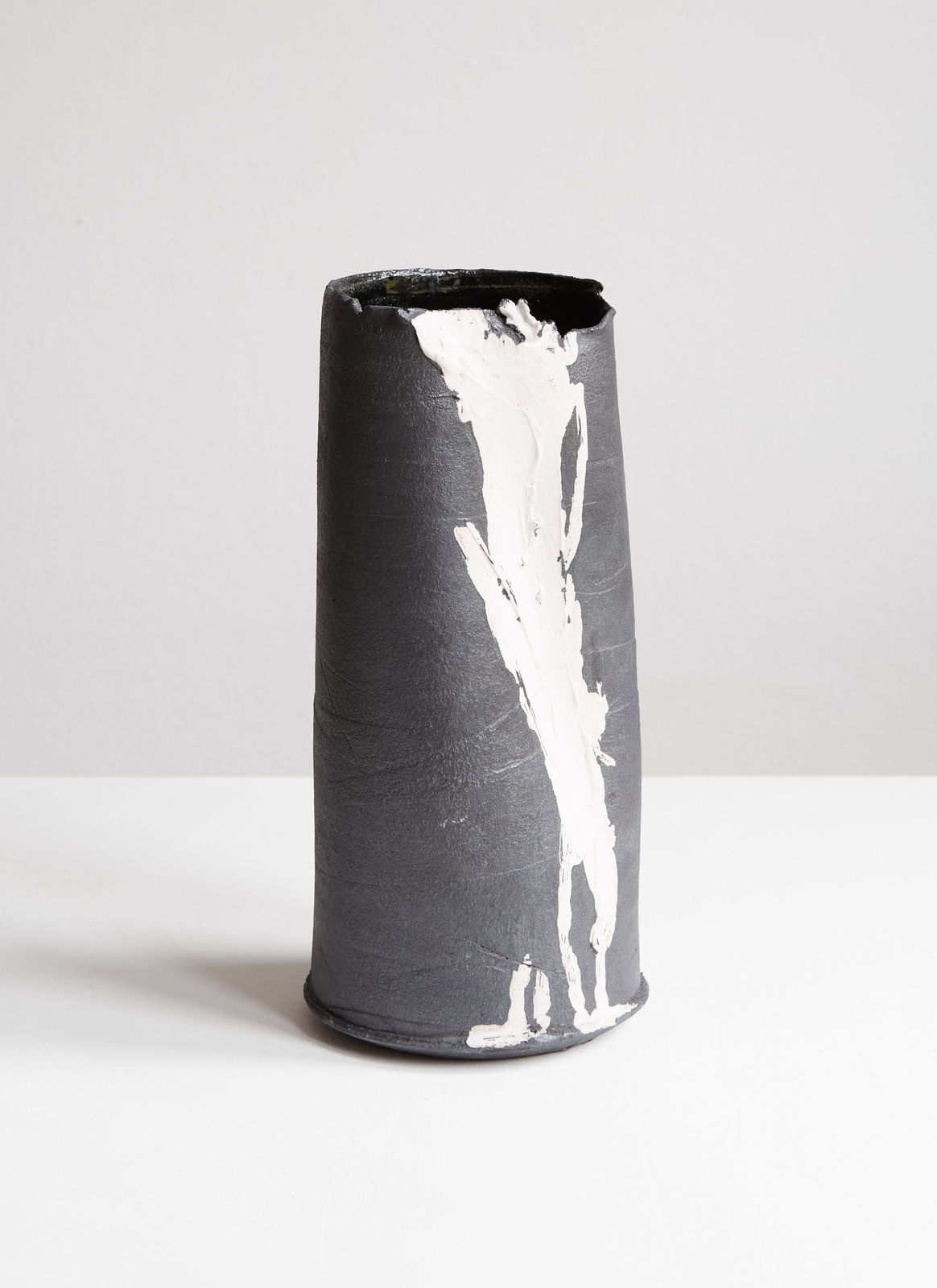 Dan Kelly, Medium Pot, 2021