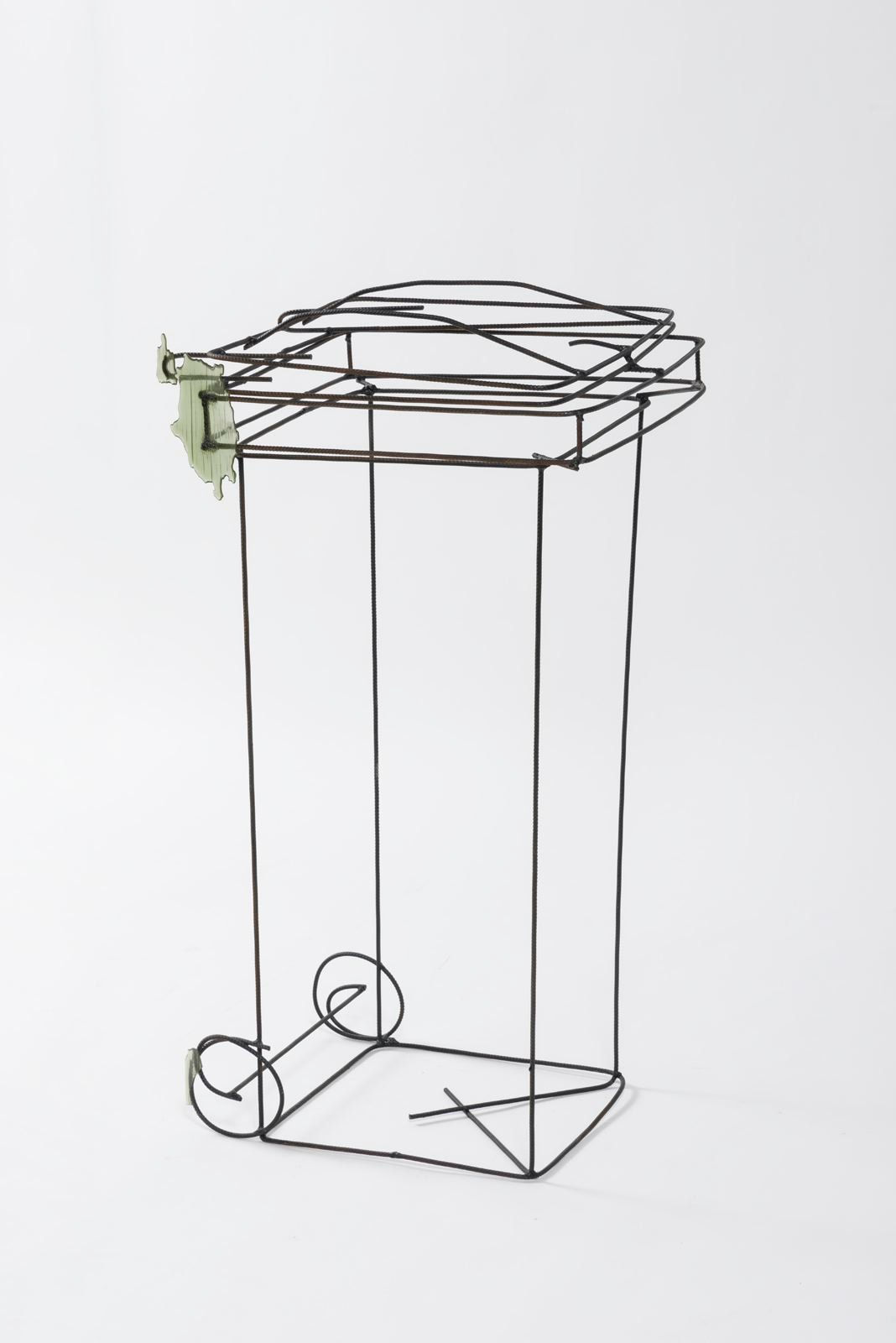 Neïl Beloufa, Untitled (Trashcan), 2016