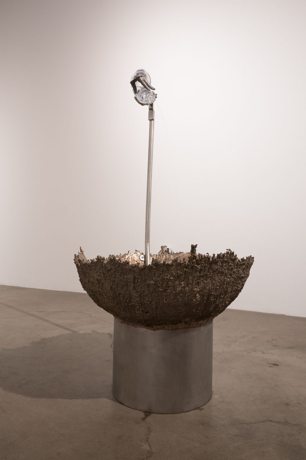 Kelly Akashi, Flowing Figure, 2019