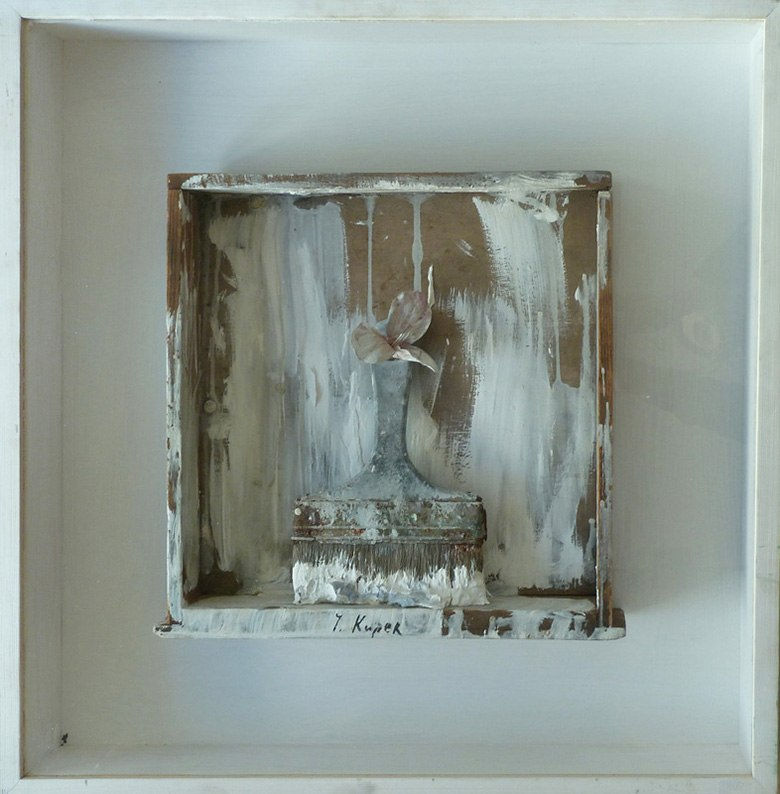 YURI KUPER, Still Life with a Brush and Magnolia