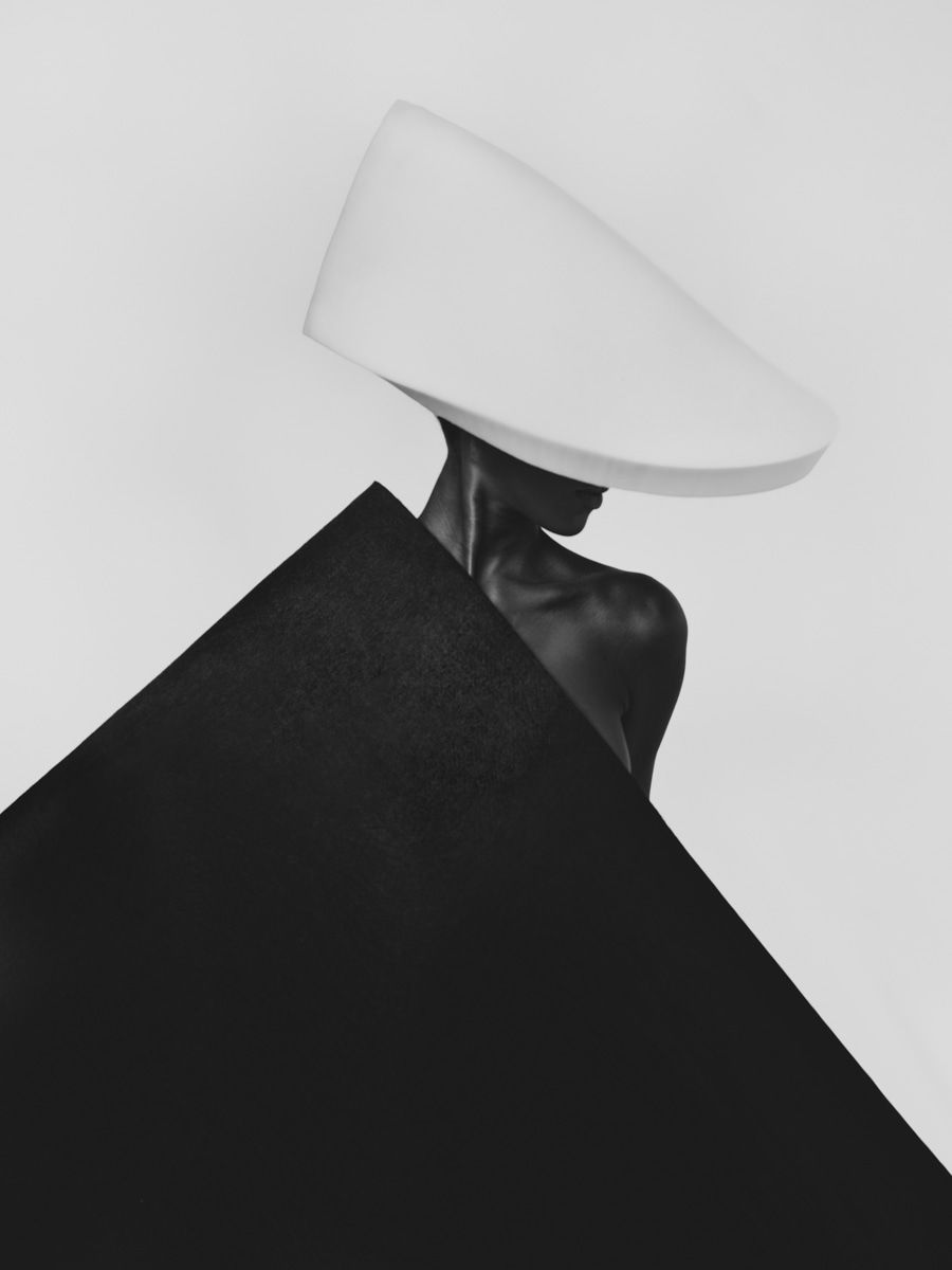 Bastiaan Woudt black and with photography