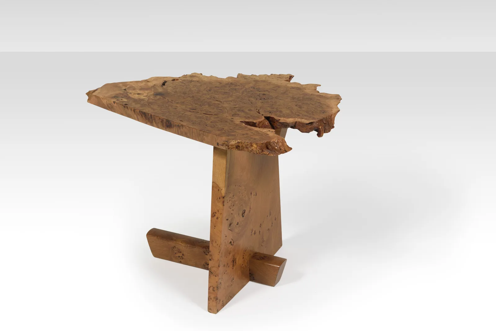George Nakashima, A Mi,guren I Side table