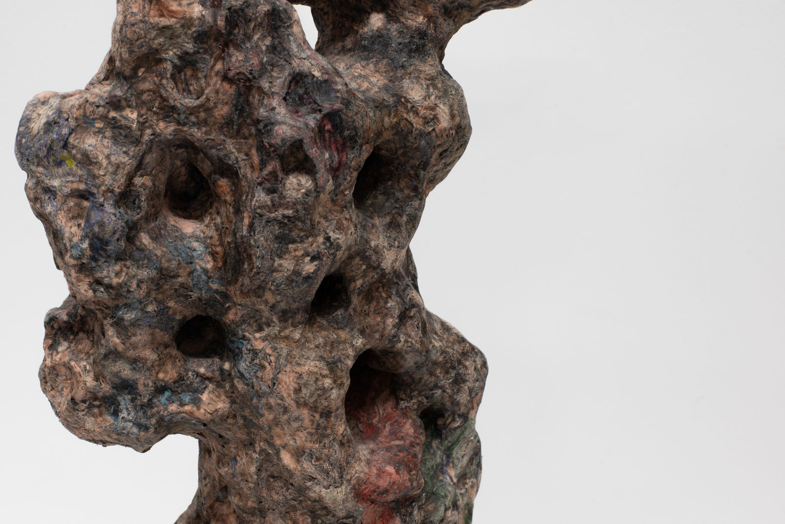 Gordon Cheung, Echoing Lives, 2023