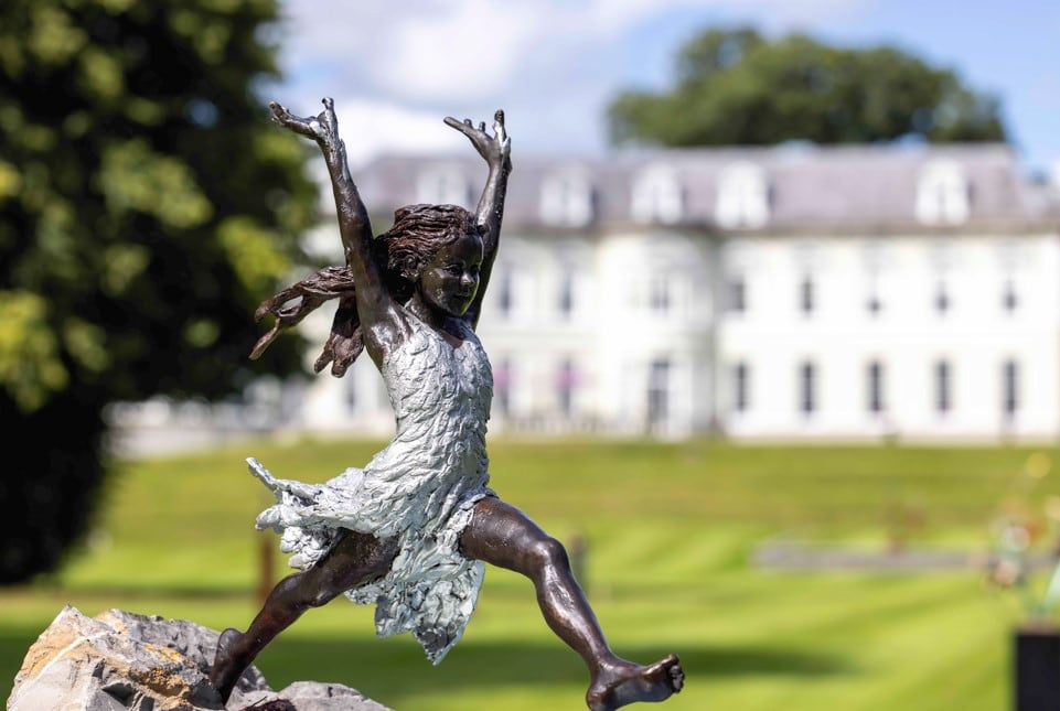 Paddy Campbell, Fionnghuala (Medium)