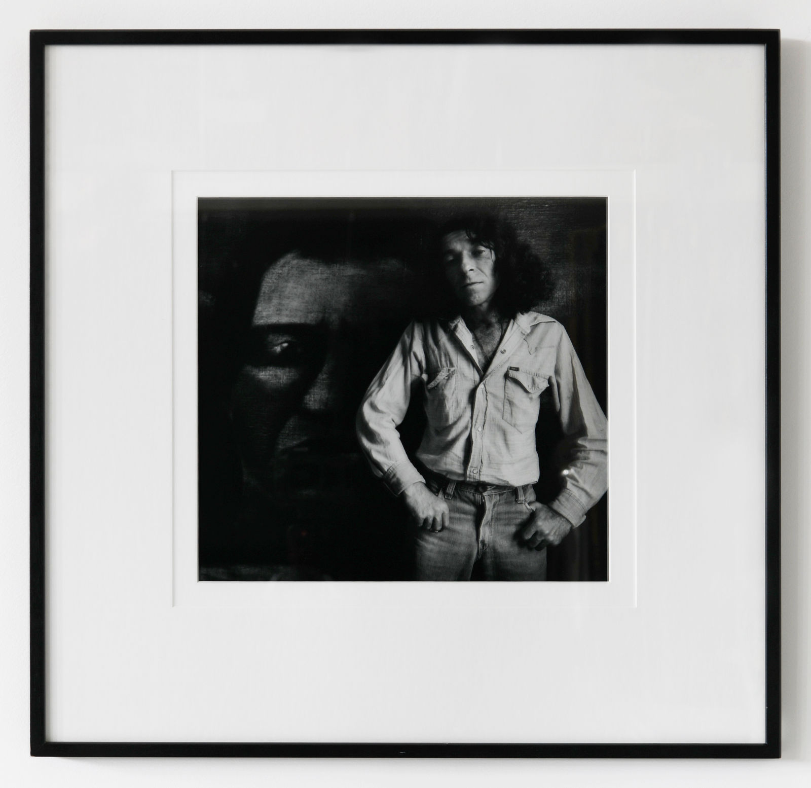 Marti Friedlander, Tony Fomison in front of ‘Omai’, 1978