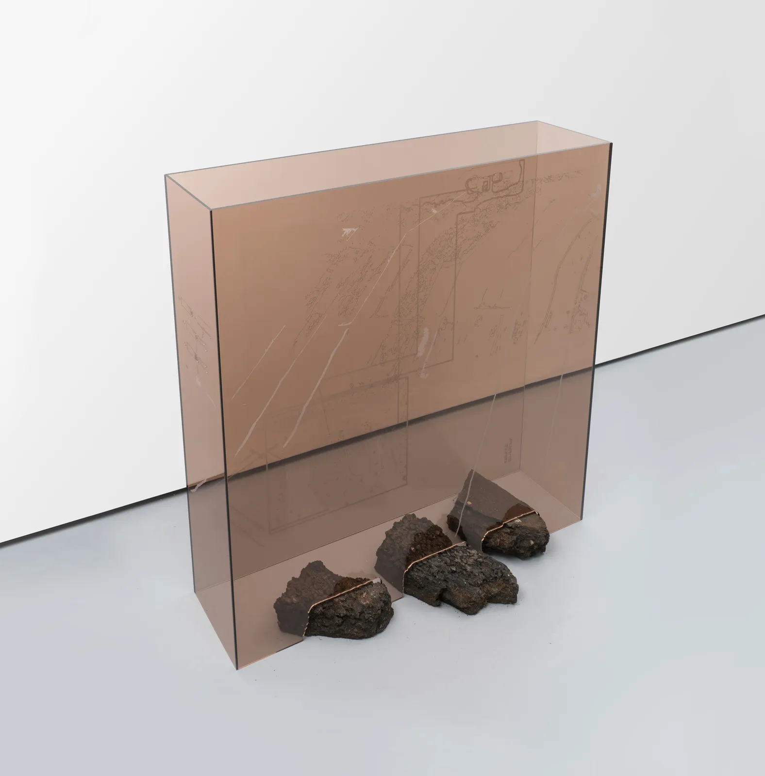 Saskia Noor van Imhoff, thin coat of varnish, 2020