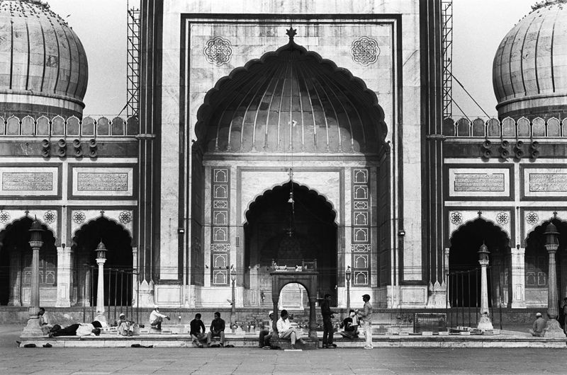 Prarthana Modi, Morning at Jama Masjid, New Delhi , 2010