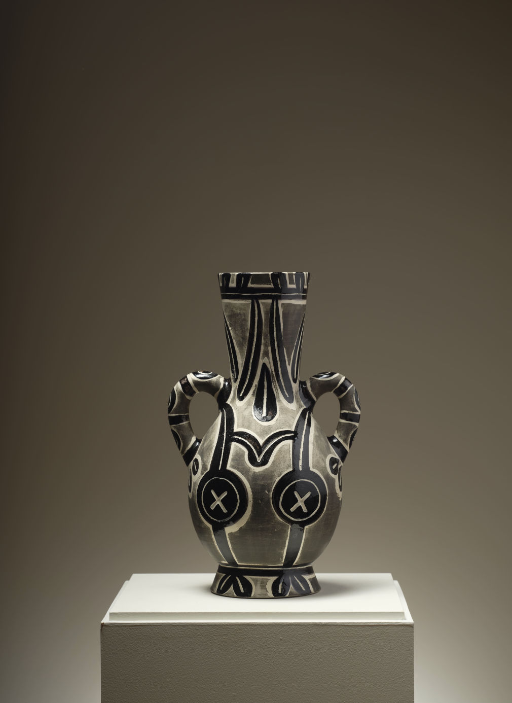 PABLO PICASSO, Vase Deux Anses Hautes (A.R.213), 1952