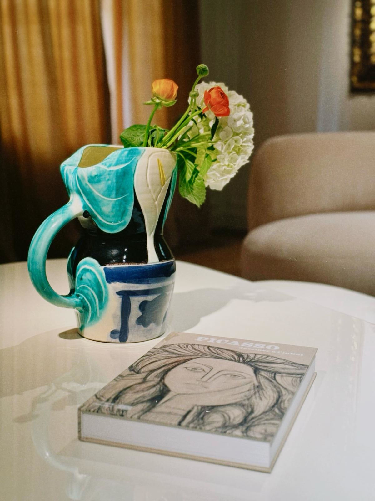 PABLO PICASSO, Pichet aux Arums, (A.R.189), 1953