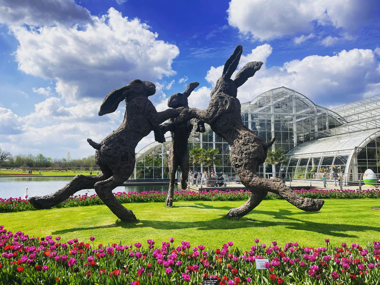 Sophie Ryder, Dancing Hares , 1998