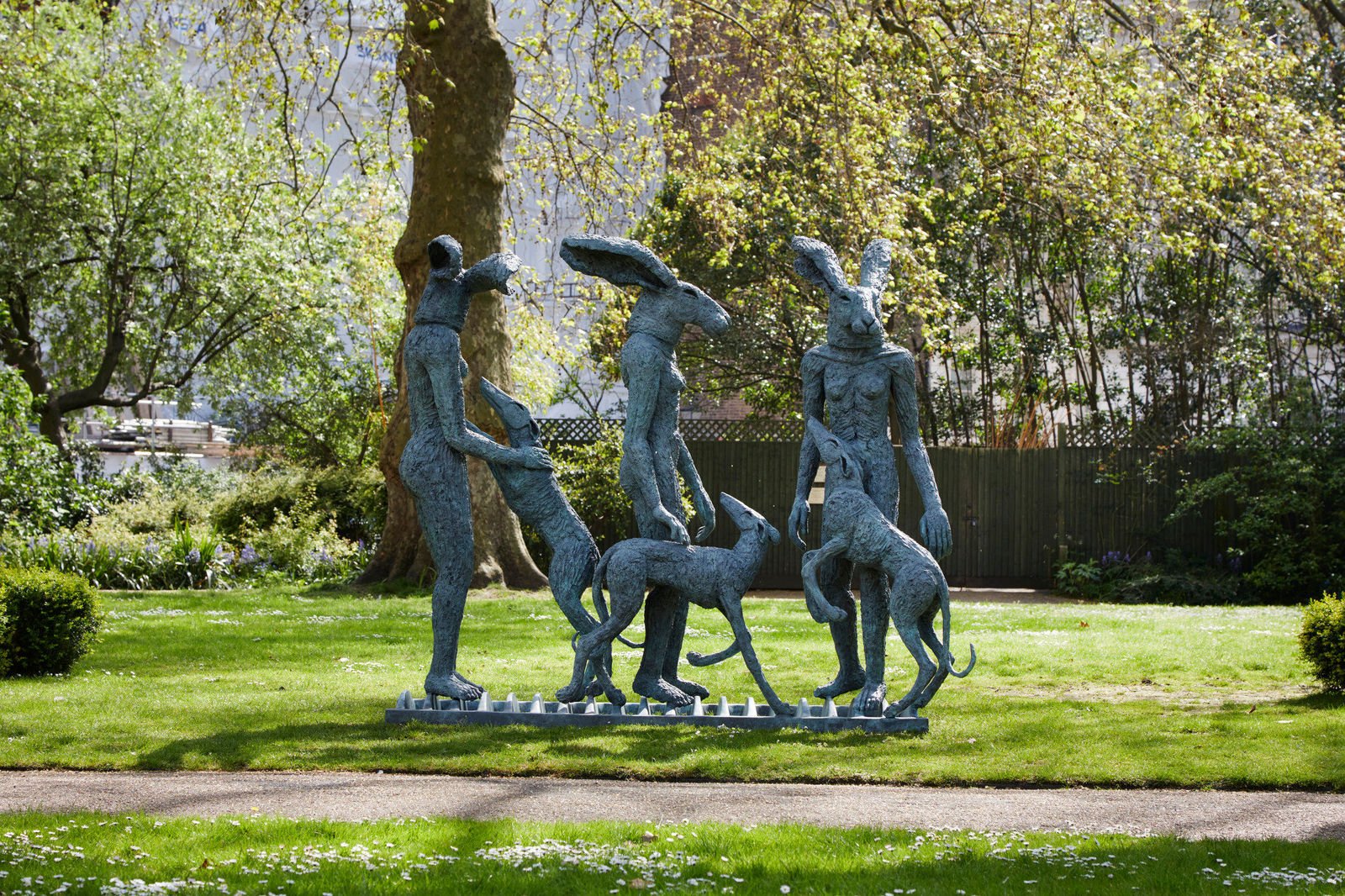 Sophie Ryder, Paintpots, 2001