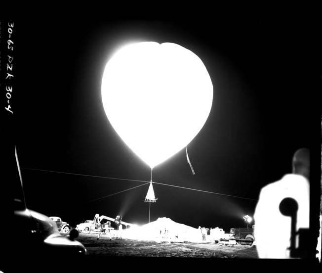 Michael Light, 100 SUNS: 001 CHARLESTON, 2003