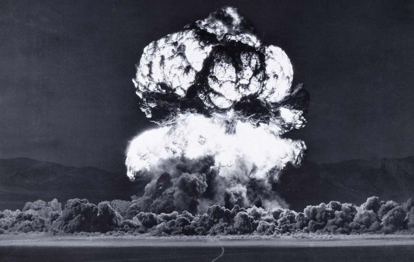 Michael Light, 100 SUNS: 020 FIZEAU, 2003