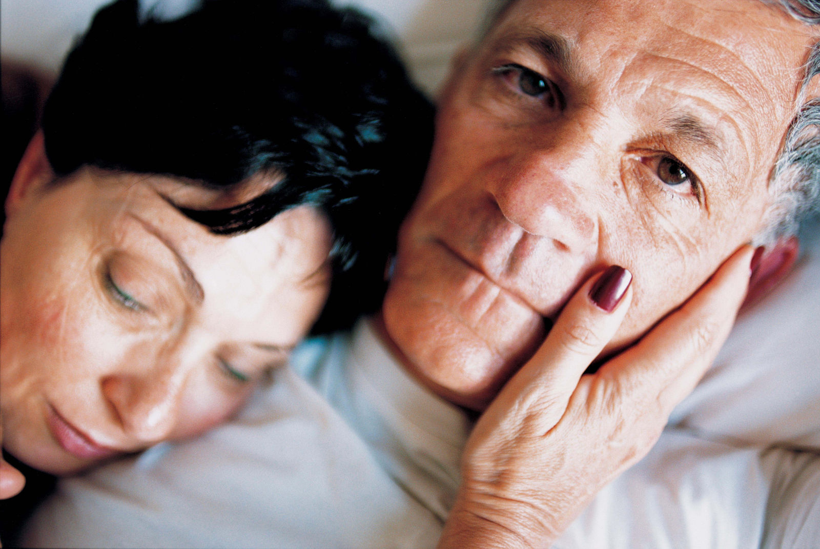 Elinor Carucci, Mom touches Father, 2000
