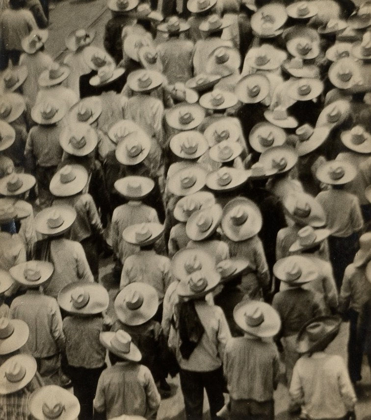Tina Modotti, Campesinos (Worker's Parade), 1926
