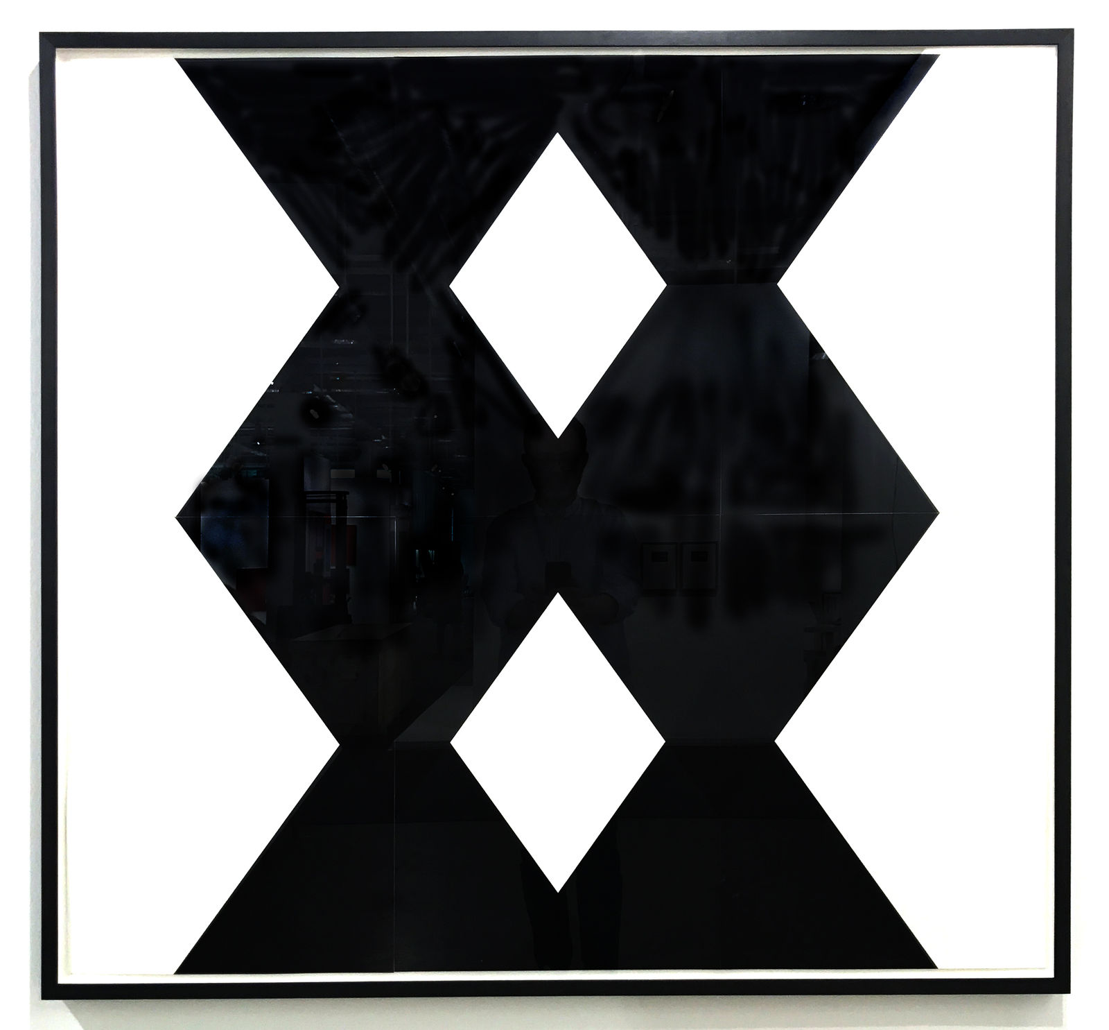 IGNACIO URIARTE, Two Black Columns, 2017