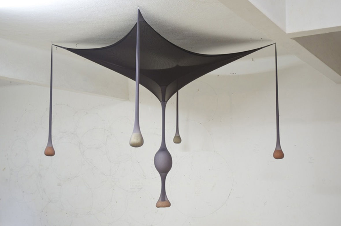 Ernesto Neto, BoGenLandyScapEgg, noir, 2009
