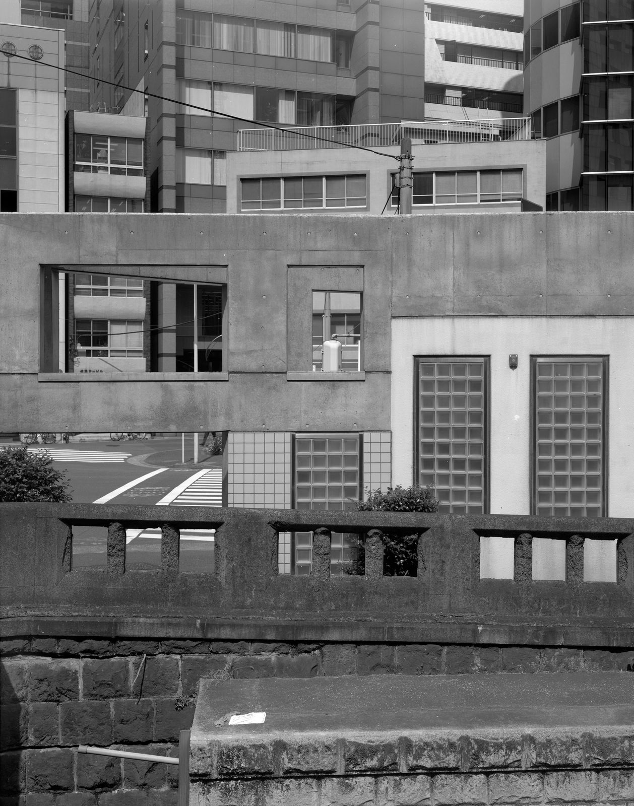 Gerry Johansson, Otemachi, Tokyo, 2004