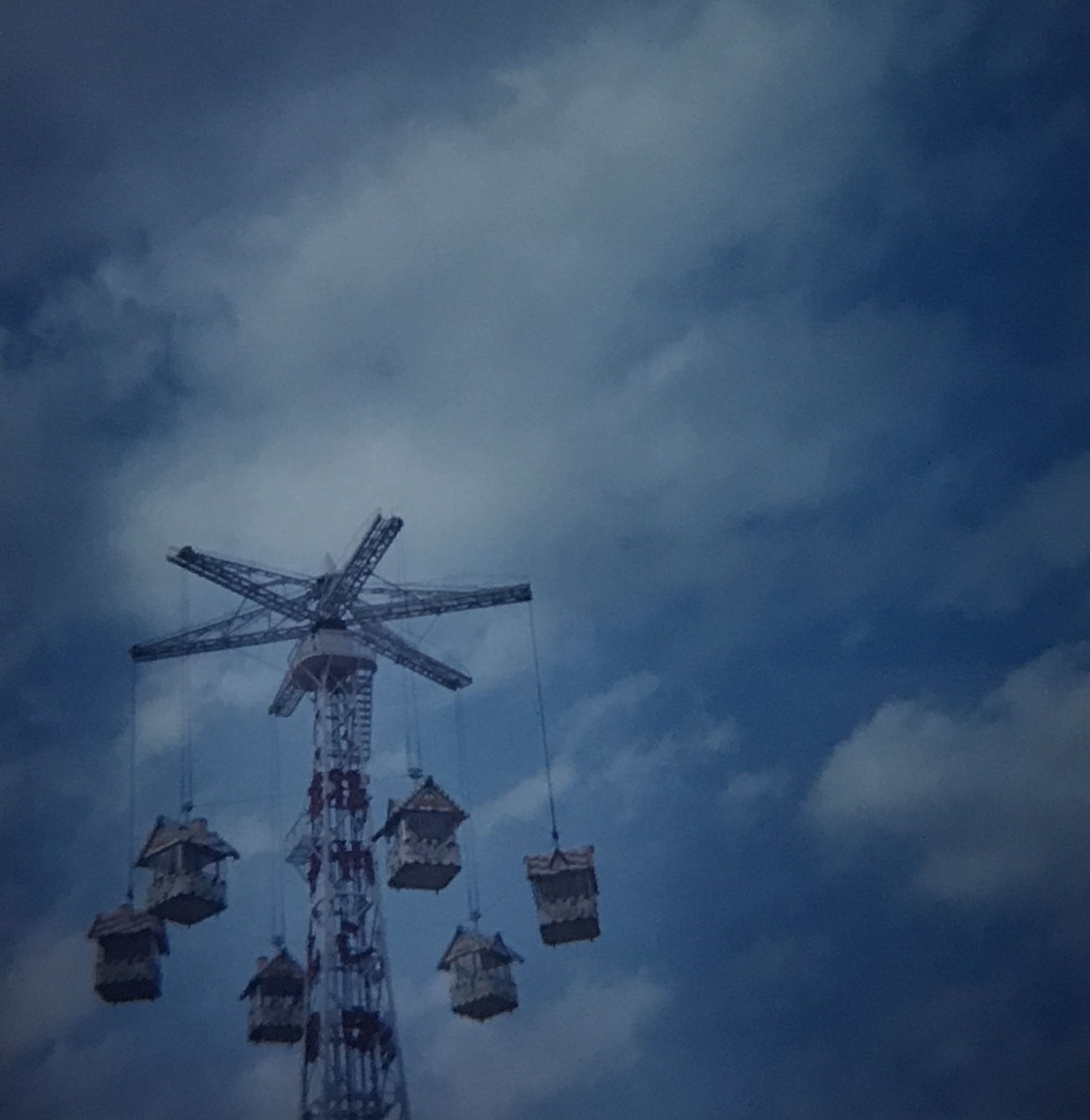 Sean Lotman, A home in the sky, 2008