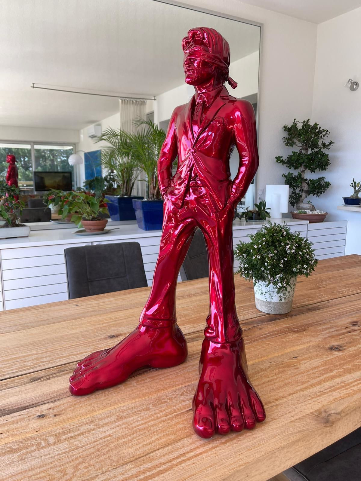 Businessman 85 Resin Red