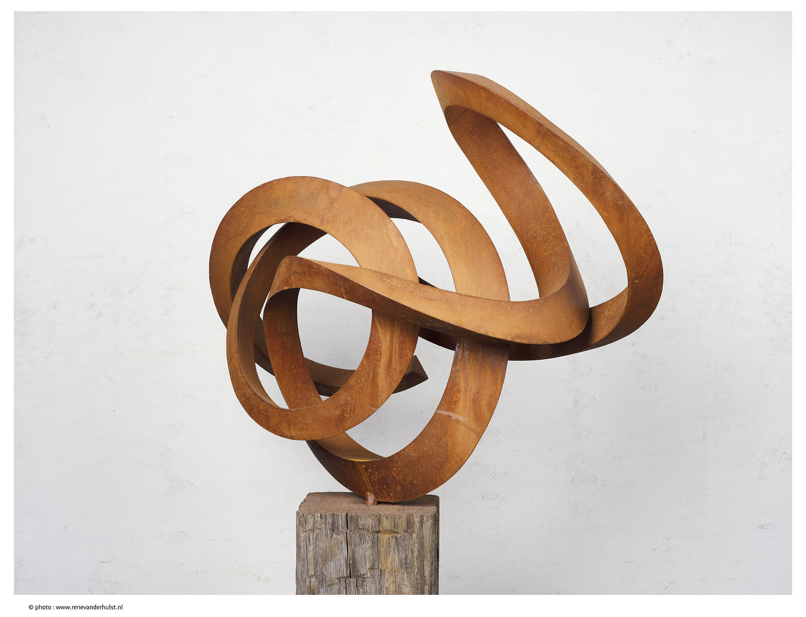 Pieter Obels, Distorted Nearness, 2021