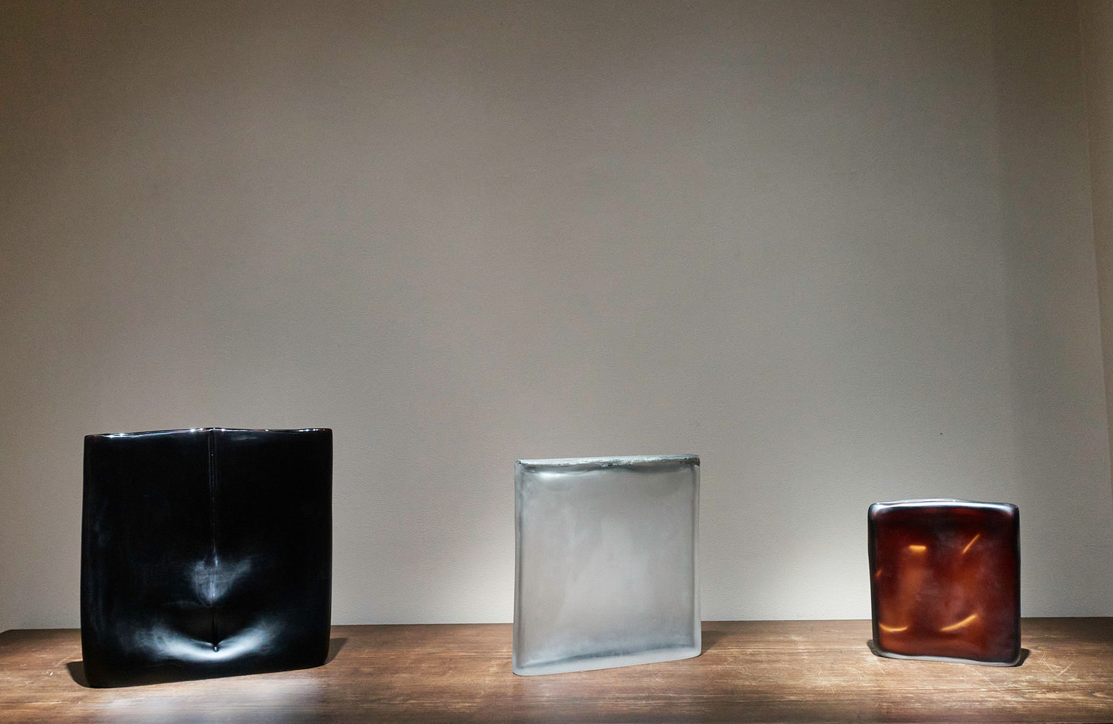 Glass Tablet | Laura de Santillana | Ippodo Gallery | Murano Glass | Japan and Italy