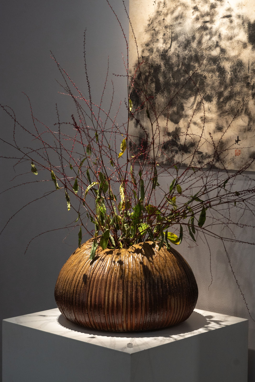 Koichiro Isezaki, Stout Ridged Jar 畝大壺, 2025