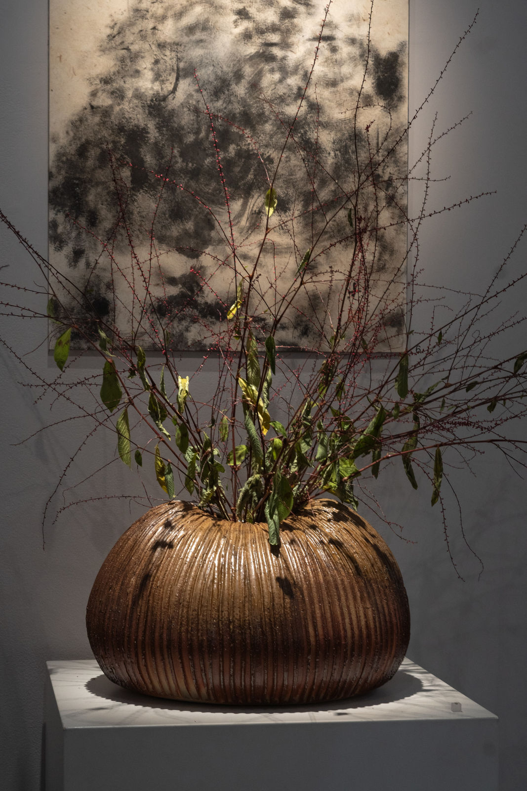 Koichiro Isezaki, Stout Ridged Jar 畝大壺, 2025