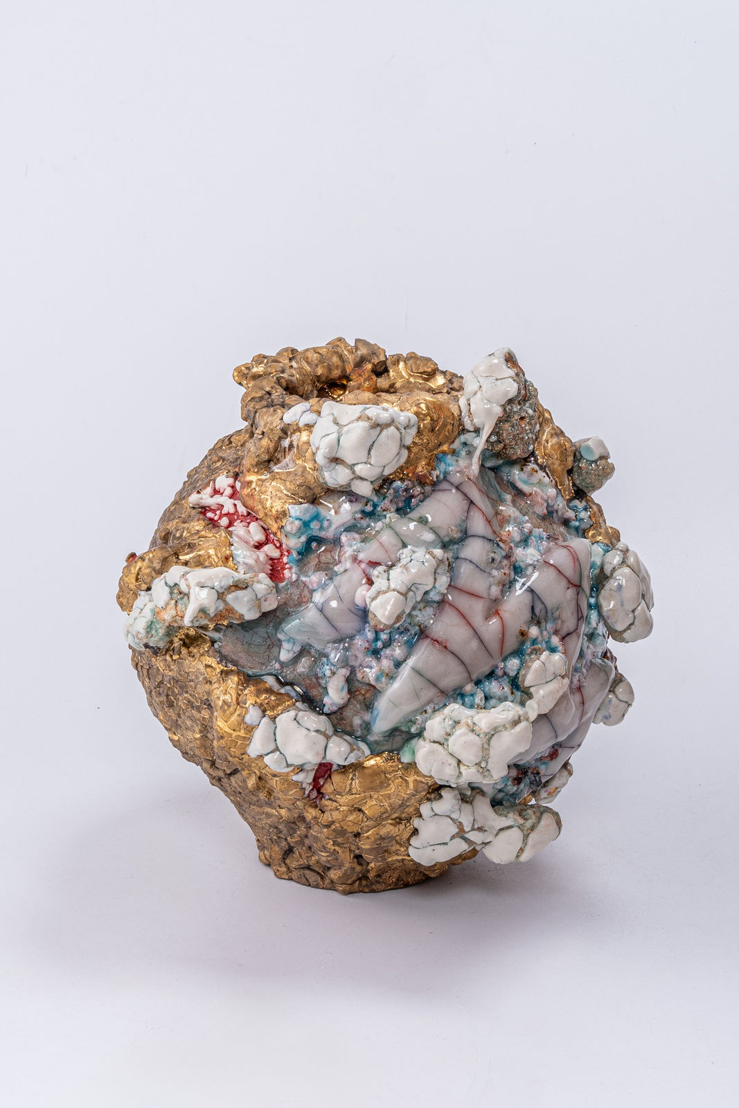 Kodai Ujiie, Black Gold White Glaze Medium Jar 黒釉金彩交白釉中壺, 2025