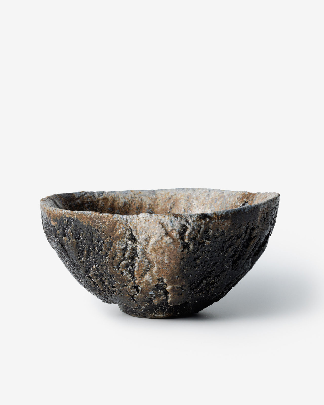 Black Tea Bowl 黒茶盌 | Koichiro Isezaki's Japanese ceramics | Ippodo Gallery Tokyo - New York