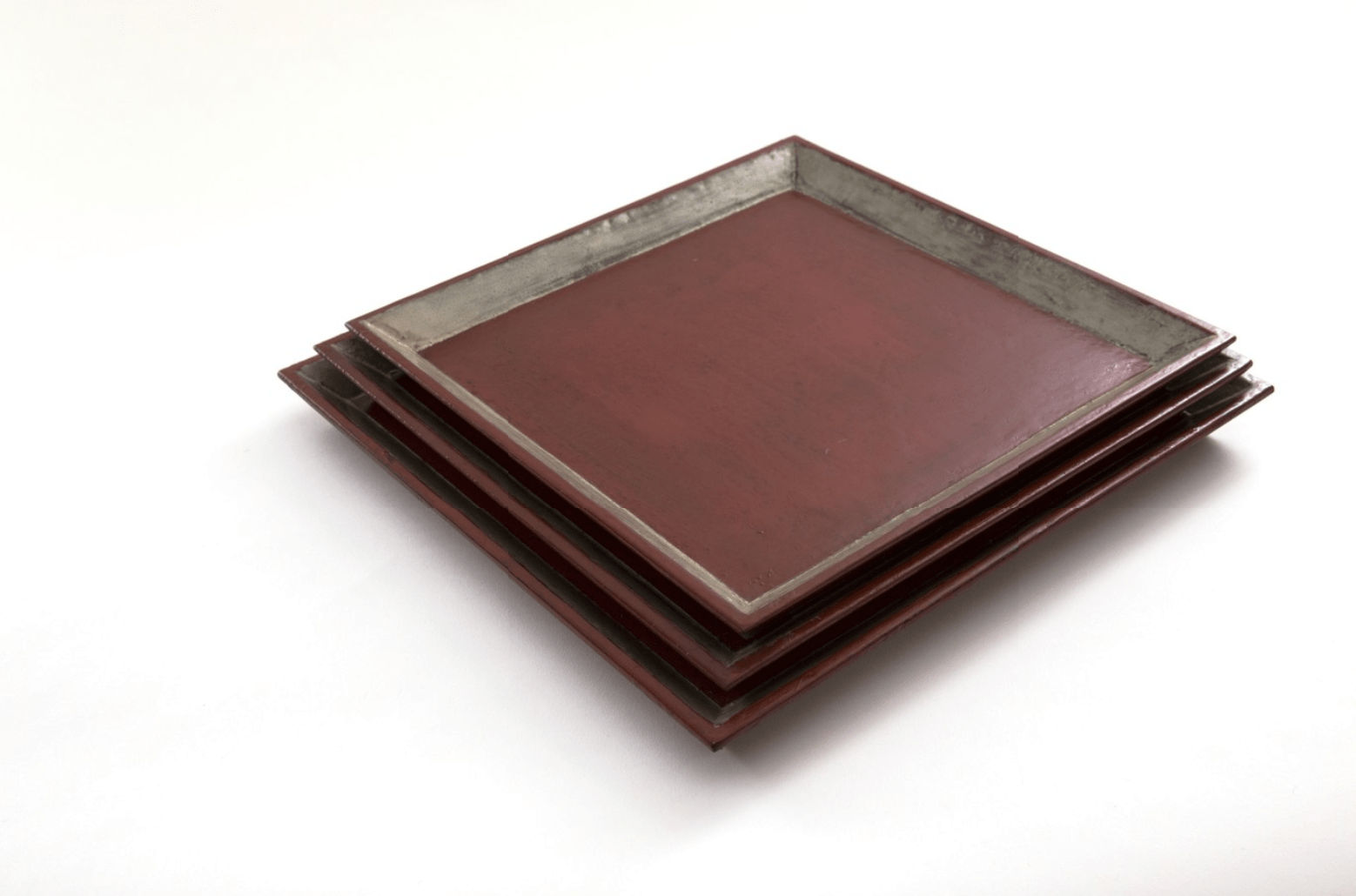 Tohru Matsuzaki, 朱漆縁銀四方盆 3枚組