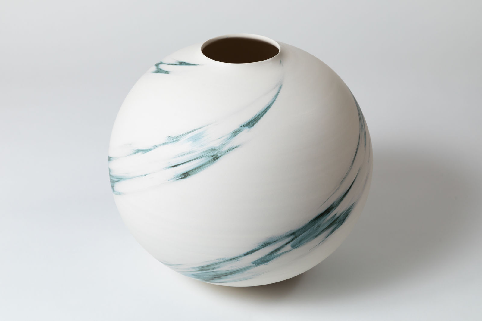 Nobuo Nishida, Blue Jar 碧の壺, 2024