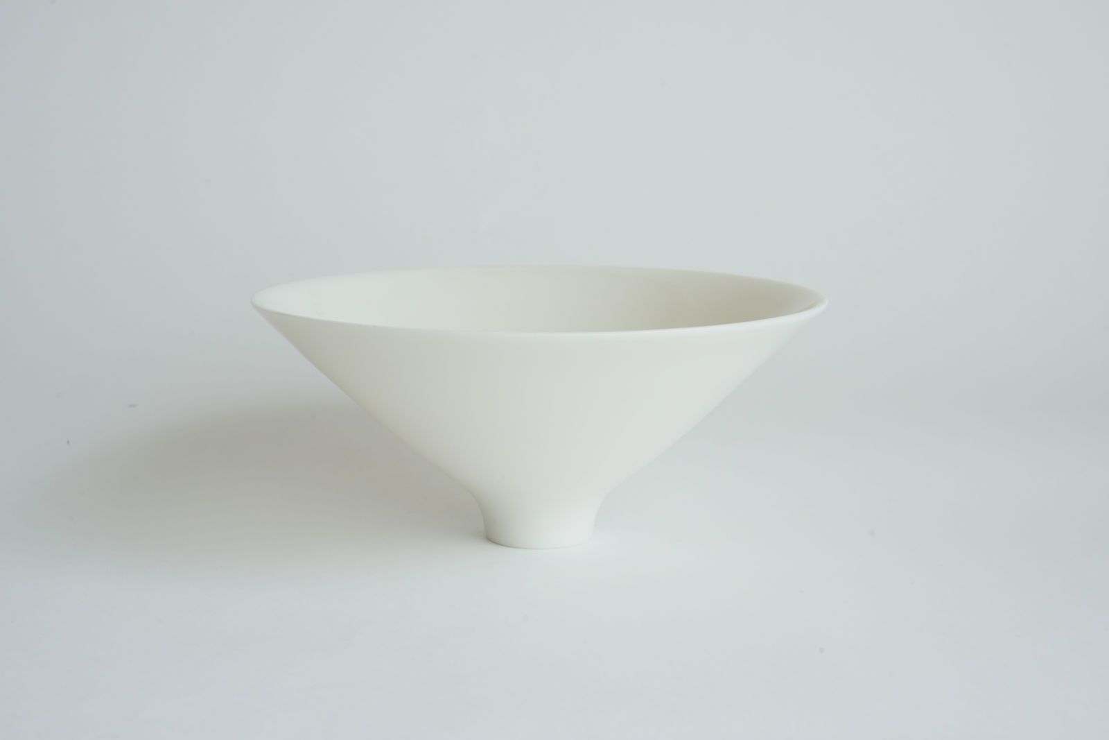 Hiromi Itabashi, White Porcelain Cone-shaped Tea Bowl 白磁円錐茶碗, 2000