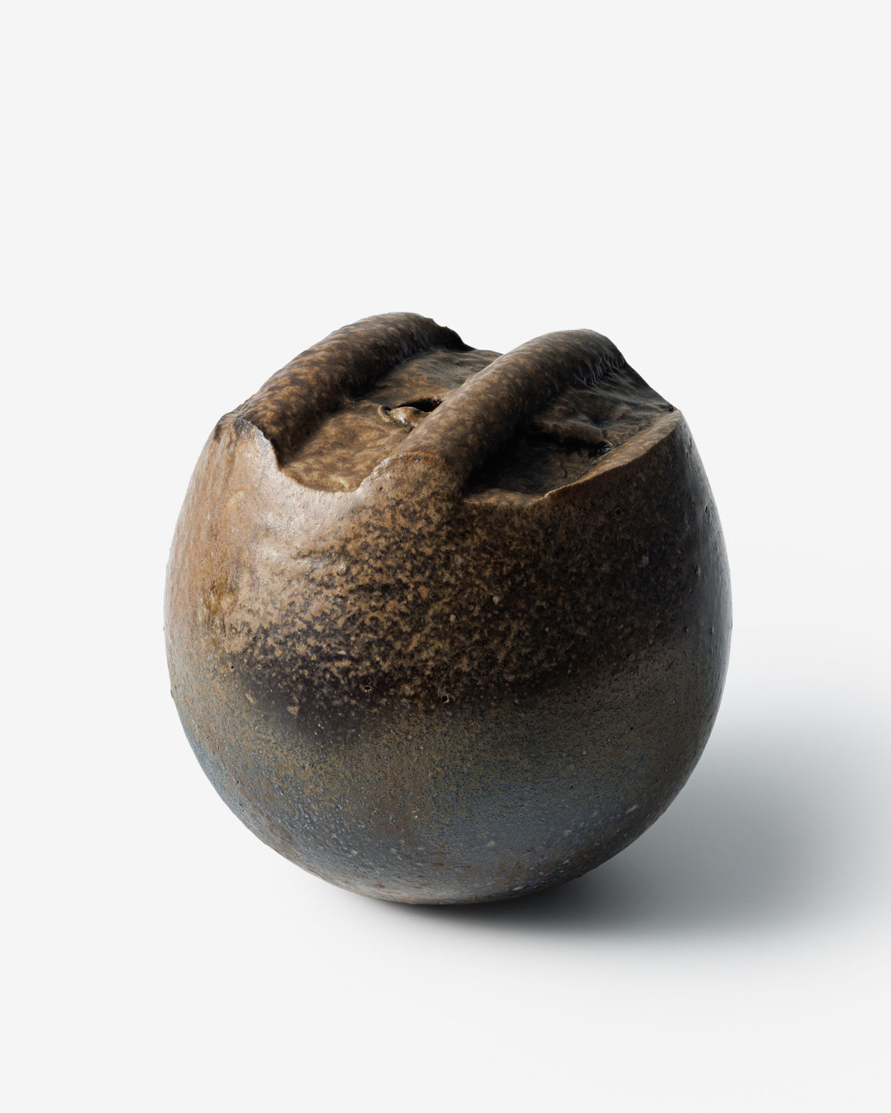 黒打文壺 Black Damon Jar | Koichiro Isezaki's Japanese ceramics | Ippodo Gallery Tokyo - New York