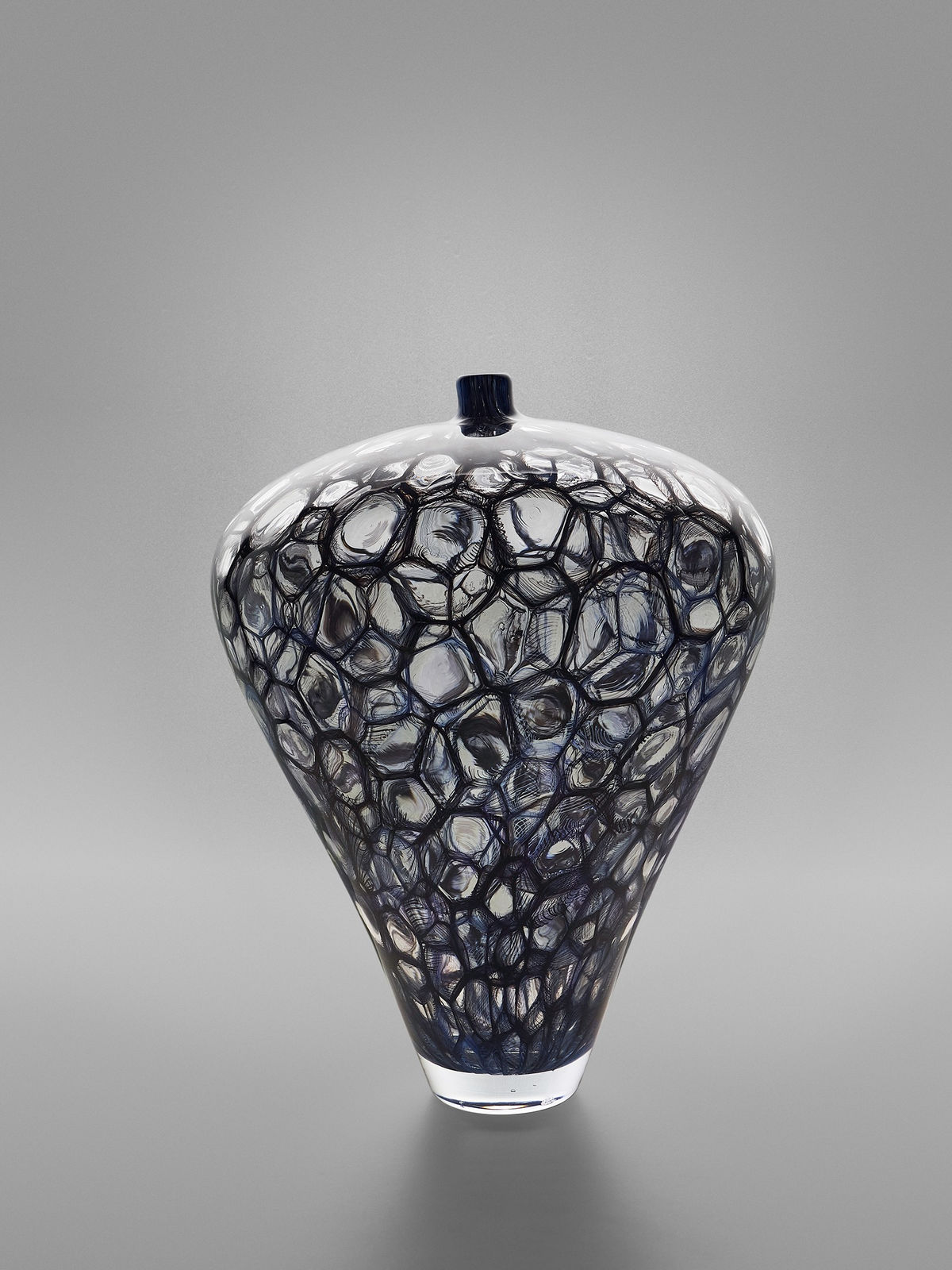 Kota Arinaga, netz 藍 (Indigo), 2022