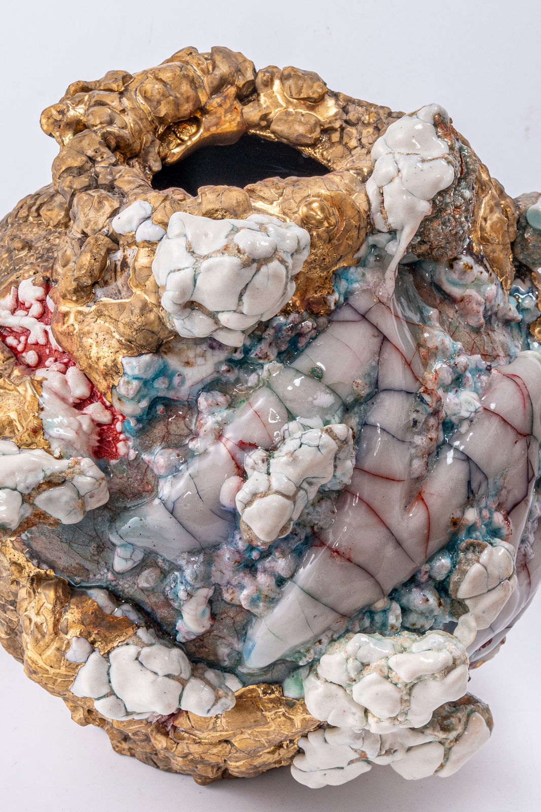 Kodai Ujiie, Black Gold White Glaze Medium Jar 黒釉金彩交白釉中壺, 2025