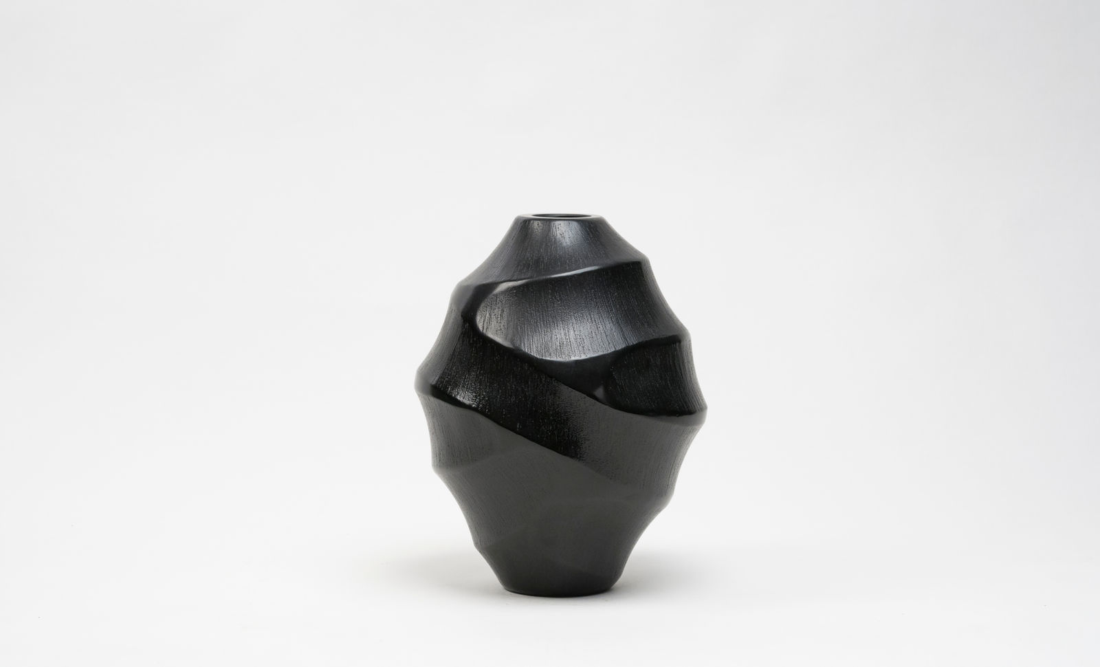 Massimo Micheluzzi, Vaso Nero, 2023