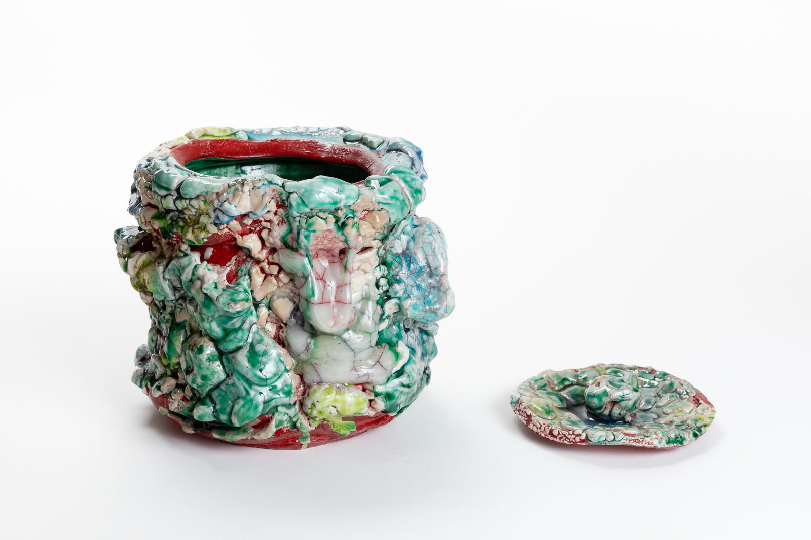 Kodai Ujiie, Oribe Lacquer White Glaze Water Jar 織部漆朱塗交白釉水指, 2024