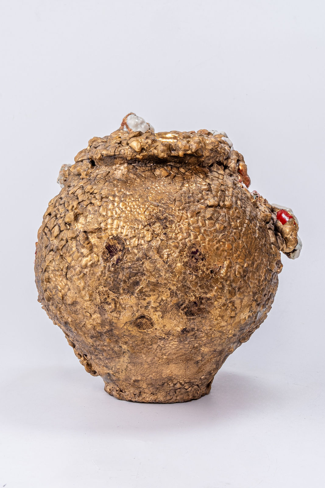 Kodai Ujiie, Black Gold White Glaze Medium Jar 黒釉金彩交白釉中壺, 2025