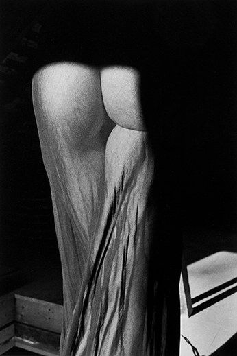 Jeanloup Sieff, La Veuve Joyeuse, 1984