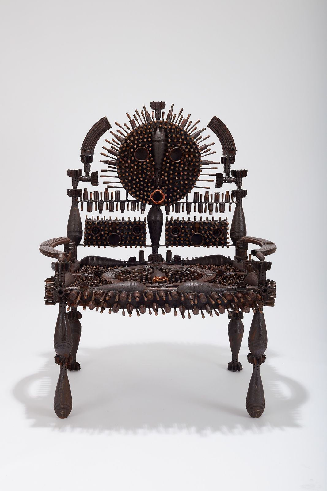 Goncalo Mabunda, The smooth walker, 2021