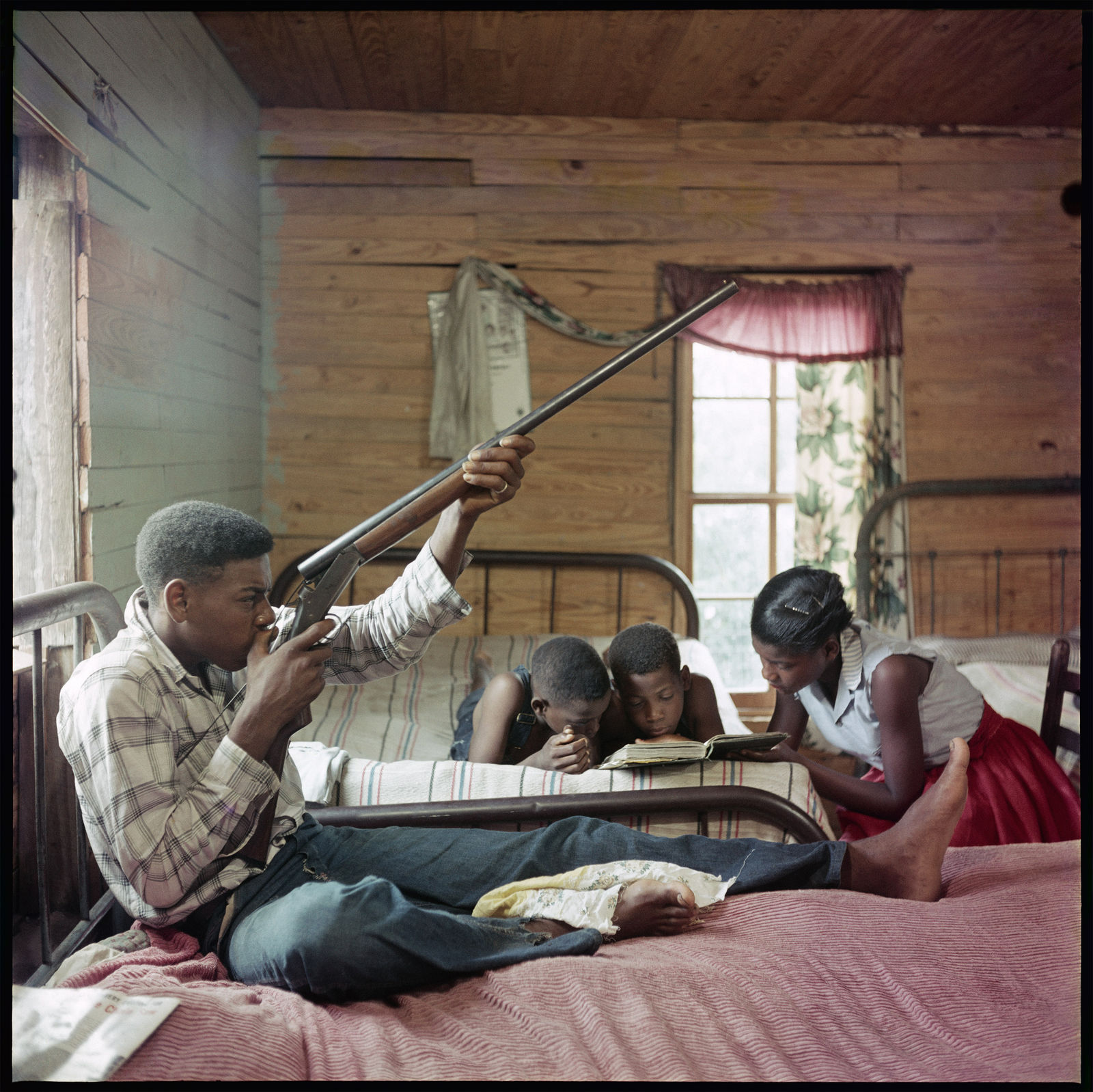 Gordon Parks, Untitled, Shady Grove, Alabama (37.126), 1956